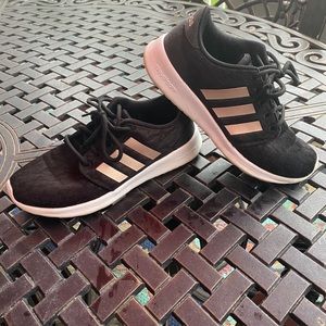Adidas QT Racer black w/rose gold size 6.5